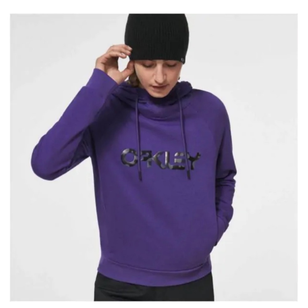 Oakley fleece hoody, brand new, size S, purple with camp letters